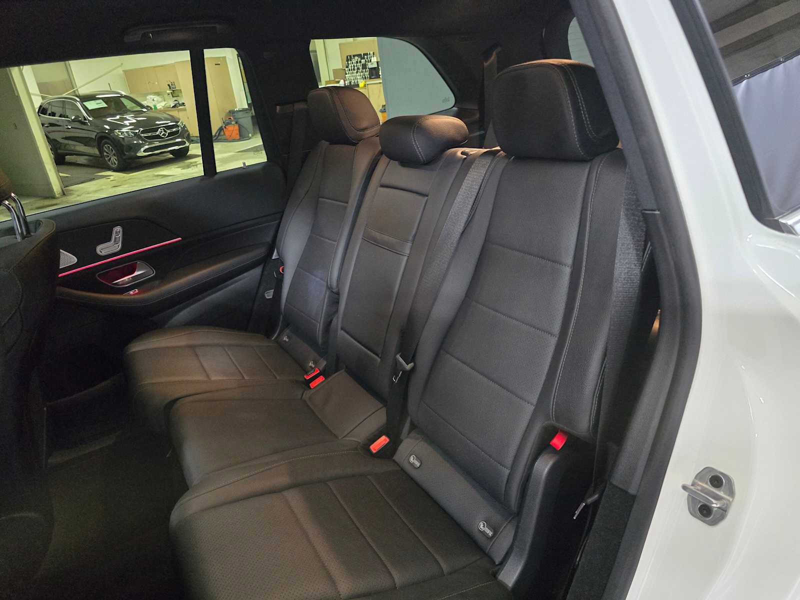 Used 2024 Mercedes-Benz GLS 450 4MATIC image 18