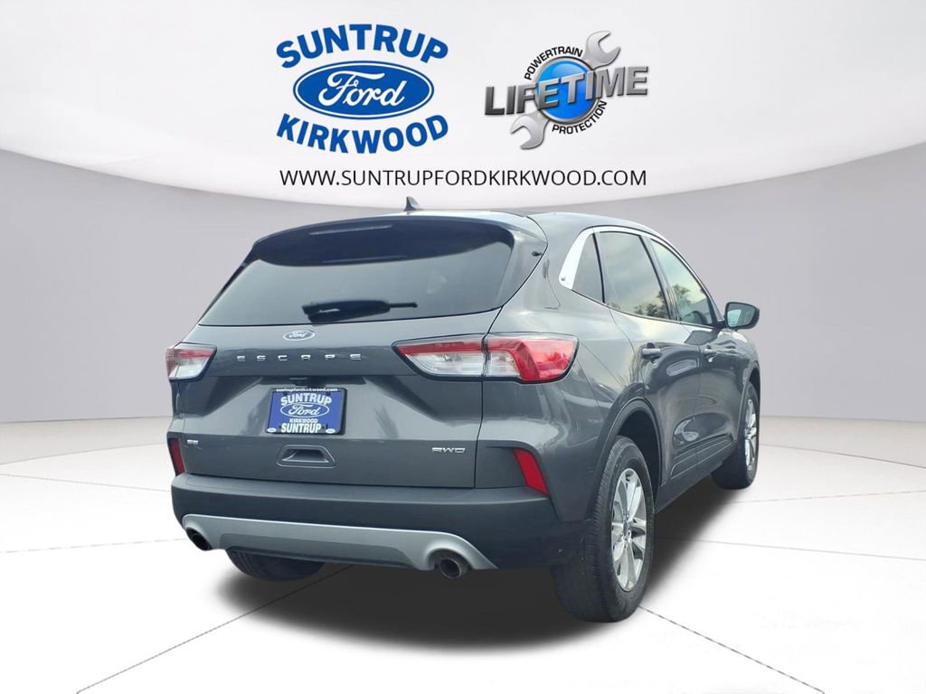 Used 2022 Ford Escape SE w/ Cold Weather Package image 3