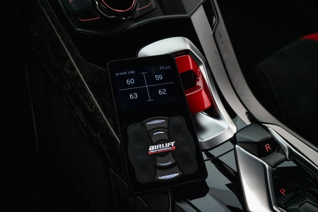 Used 2018 Lamborghini Huracan Performante AWD/4WD image 21
