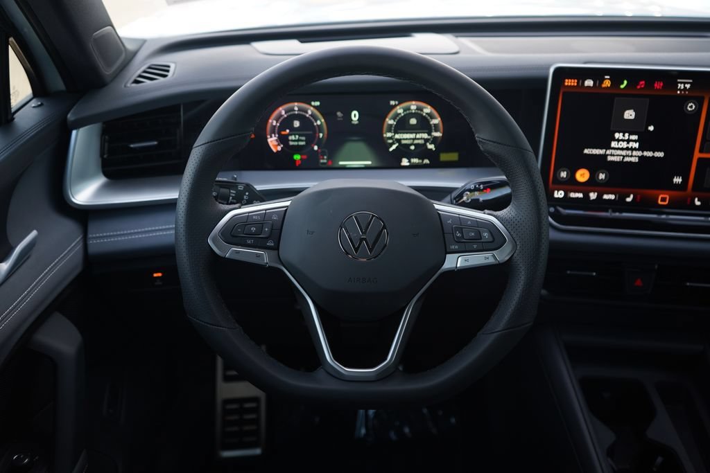 New 2026 Volkswagen Tiguan SE R-Line AWD/4WD image 9