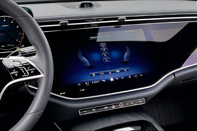 Used 2025 Mercedes-Benz E 350 Sedan image 9