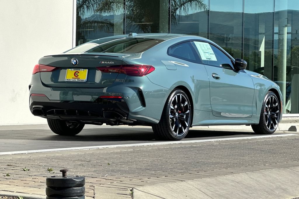 New 2026 BMW M440i Coupe RWD image 3