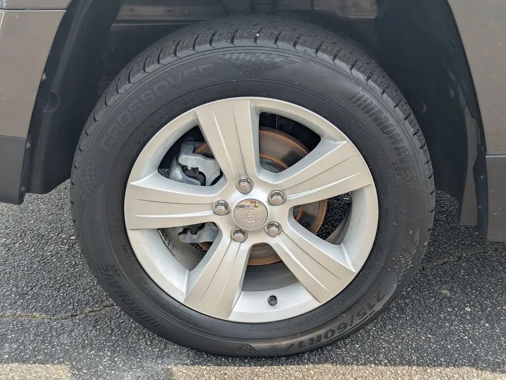Used 2016 Jeep Patriot Latitude FWD image 11