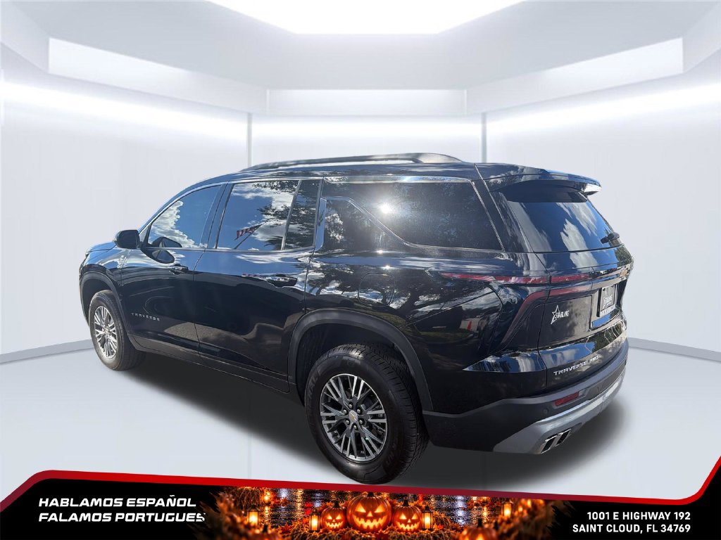 Used 2025 Chevrolet Traverse LT AWD/4WD image 3