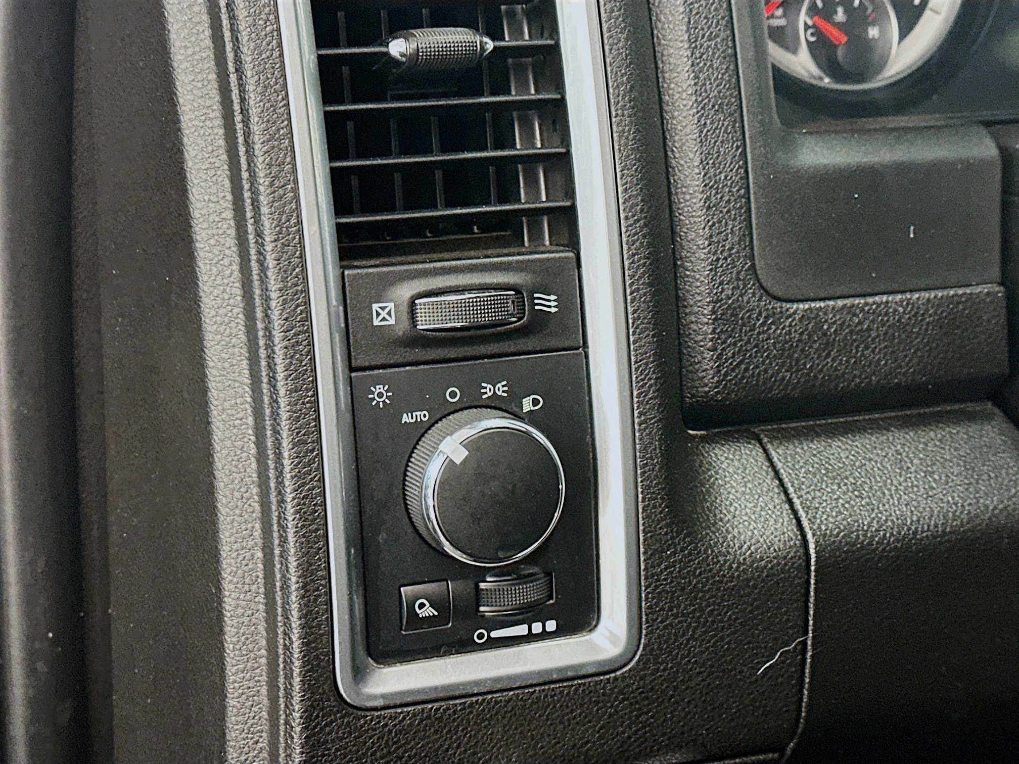 Used 2024 RAM 1500 Classic Warlock image 17