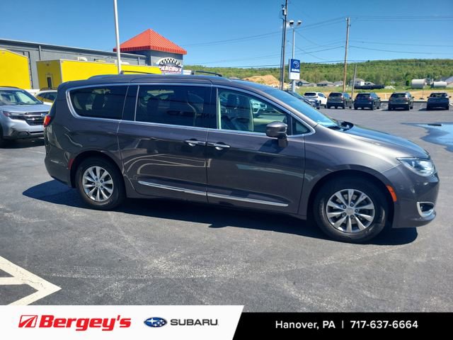 Used 2018 Chrysler Pacifica Touring-L w/ Advanced Safetytec Group FWD image 5