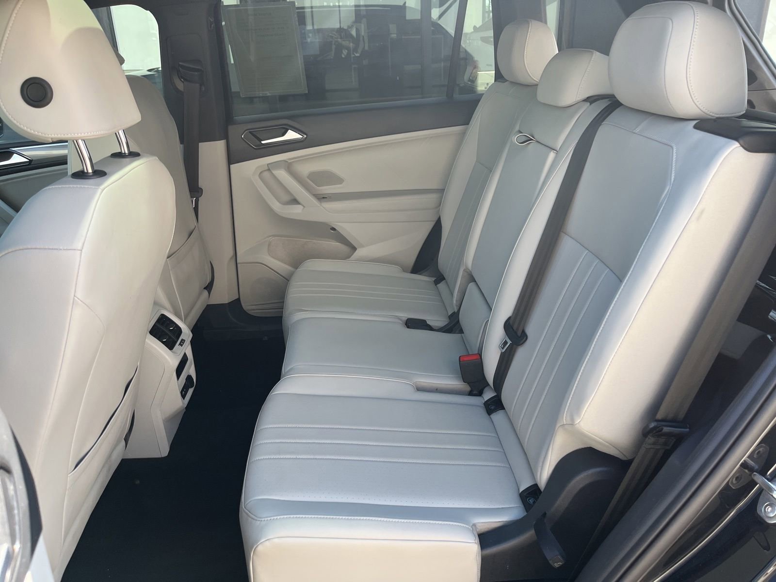 Used 2024 Volkswagen Tiguan SE R-Line image 30