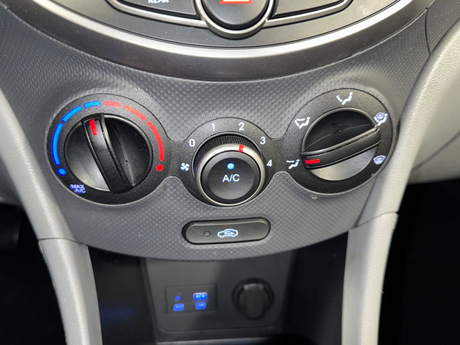 Used 2016 Hyundai Accent SE FWD image 22