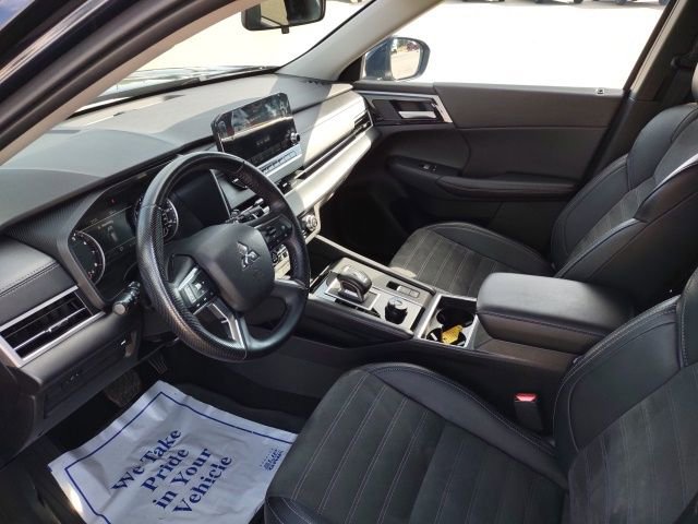 Used 2024 Mitsubishi Outlander FWD image 9