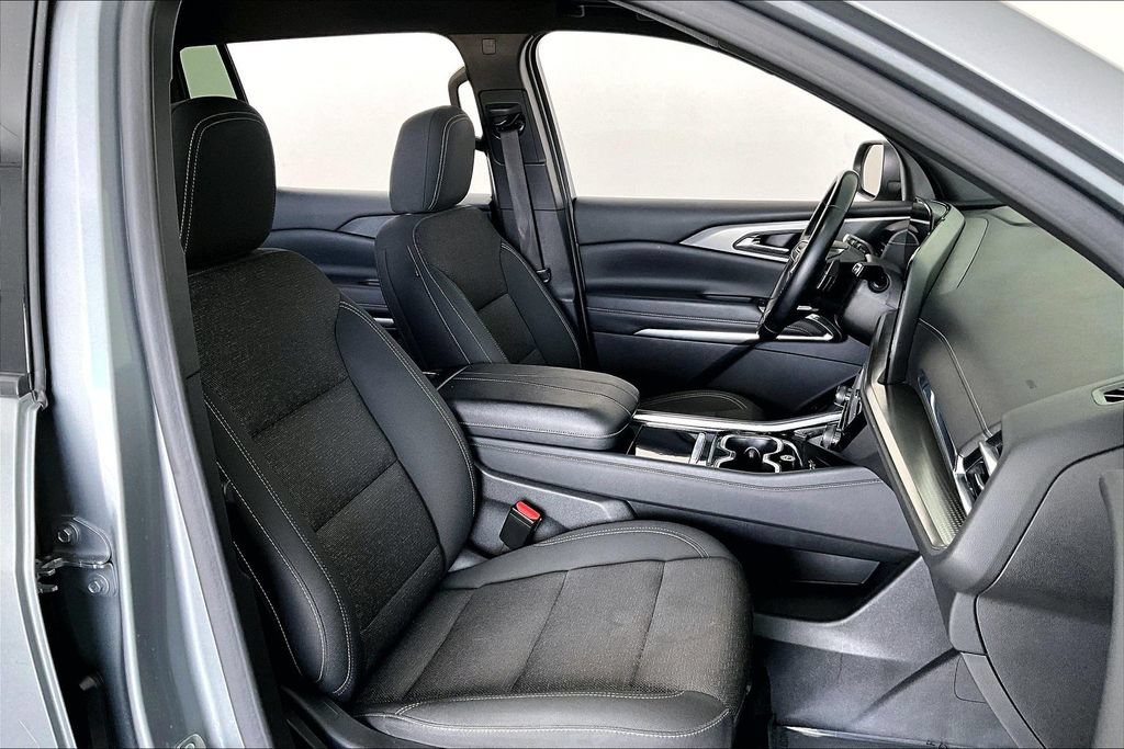 Used 2024 Chevrolet Traverse LT FWD image 9