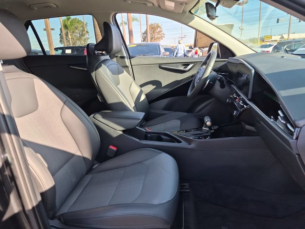 Certified 2025 Kia Niro EX FWD image 28