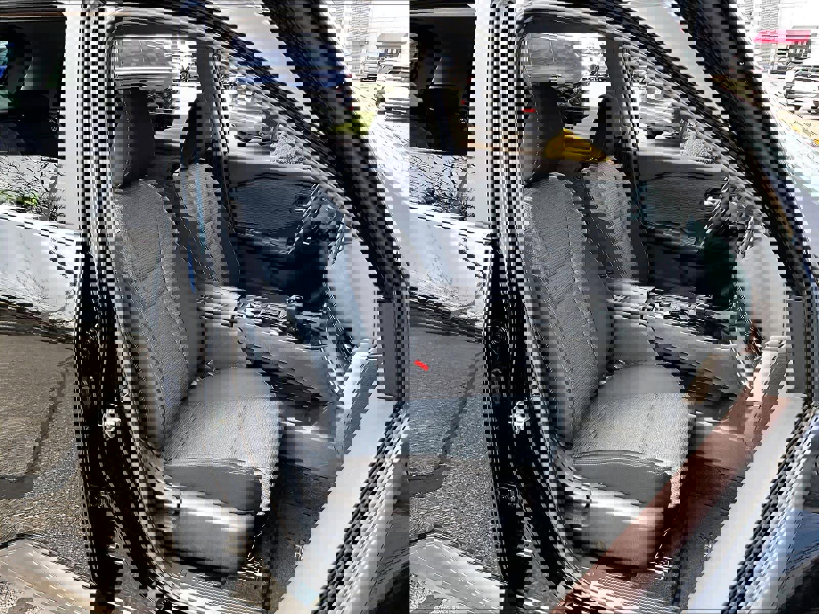 Certified 2023 Nissan Rogue SV image 11