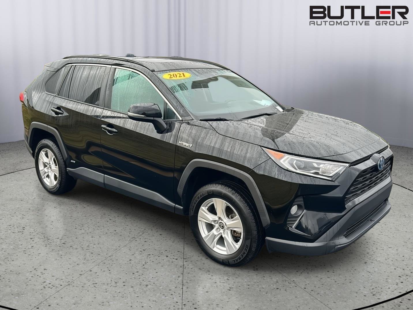 Used 2021 Toyota RAV4 XLE image 7