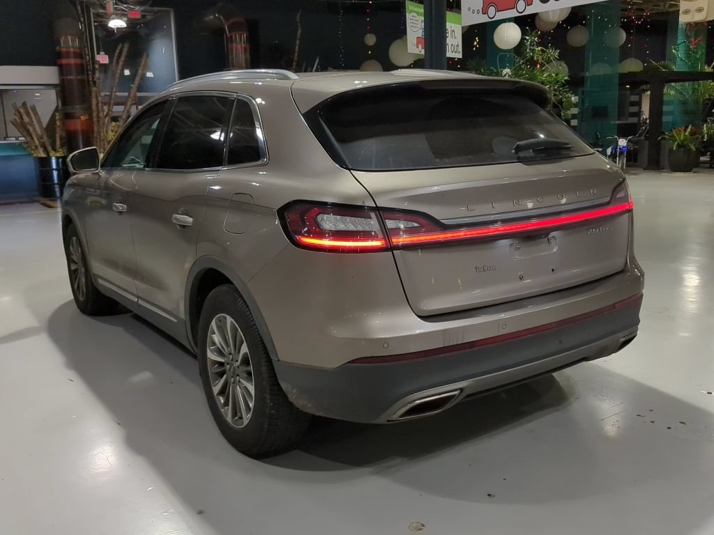 Used 2019 Lincoln Nautilus Select AWD/4WD image 10
