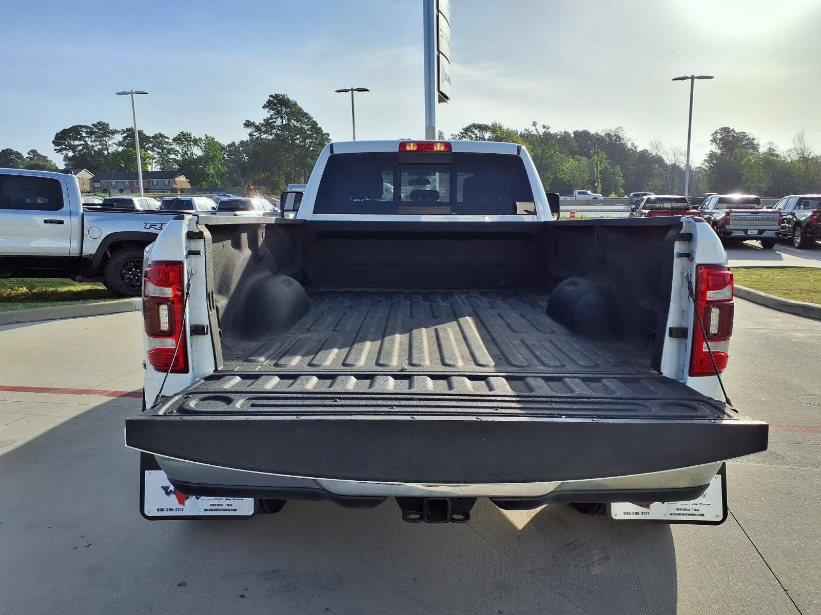 Used 2024 RAM 3500 Tradesman w/ Chrome Appearance Group AWD/4WD image 7