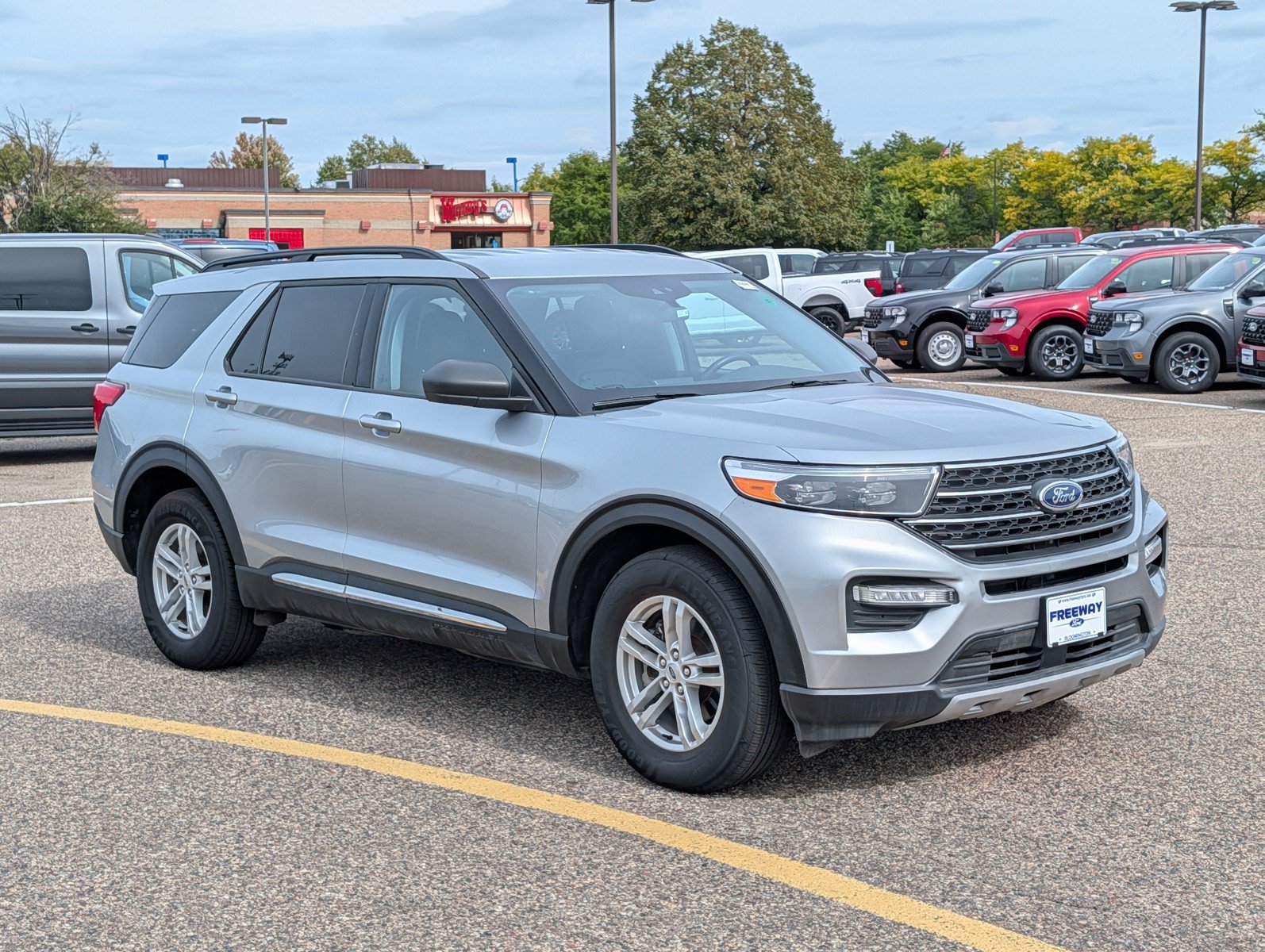 Used 2024 Ford Explorer XLT w/ Equipment Group 202A AWD/4WD image 7