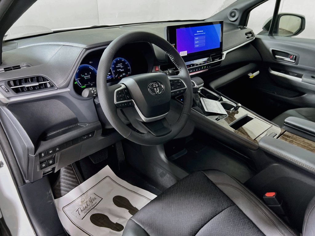 New 2026 Toyota Sienna Limited AWD/4WD image 9