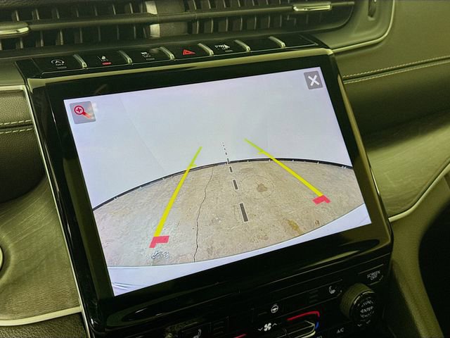 Used 2024 Jeep Grand Cherokee Limited w/ Black Appearance Package image 18