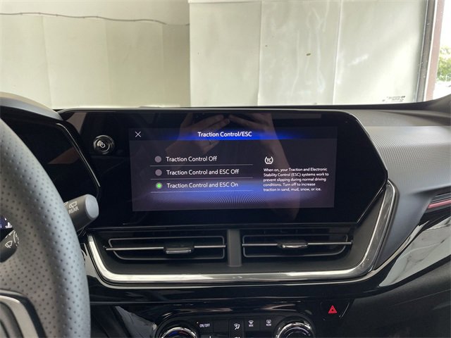 New 2025 Chevrolet Trax RS w/ Sunroof Package image 28