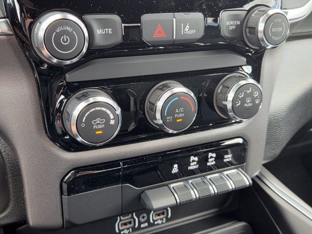New 2026 RAM 1500 Big Horn AWD/4WD image 18
