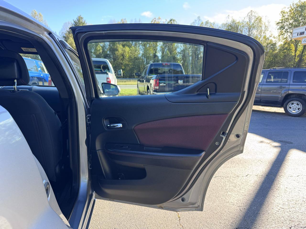 Used 2014 Dodge Avenger SXT w/ Rallye Appearance Group FWD image 15