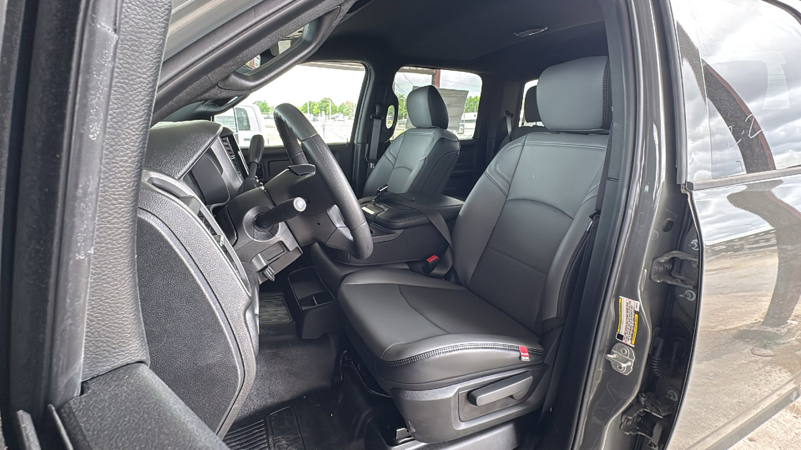 New 2026 RAM 5500 Tradesman w/ Chrome Appearance Group AWD/4WD image 13
