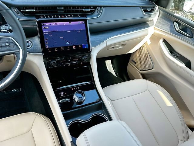 Used 2025 Jeep Grand Cherokee Limited w/ MOPAR Finishing Package AWD/4WD image 24