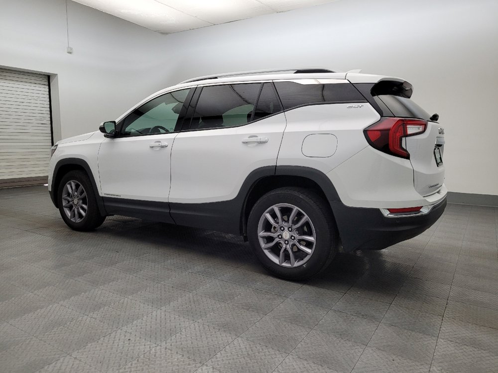 Used 2023 GMC Terrain SLT image 3