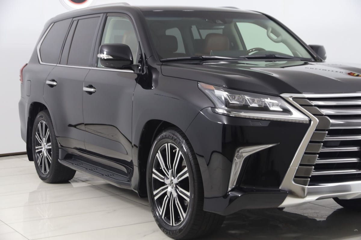 Used 2020 Lexus LX 570 4WD w/ Luxury Package image 43