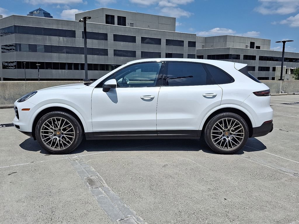 Certified 2023 Porsche Cayenne Platinum Edition image 2