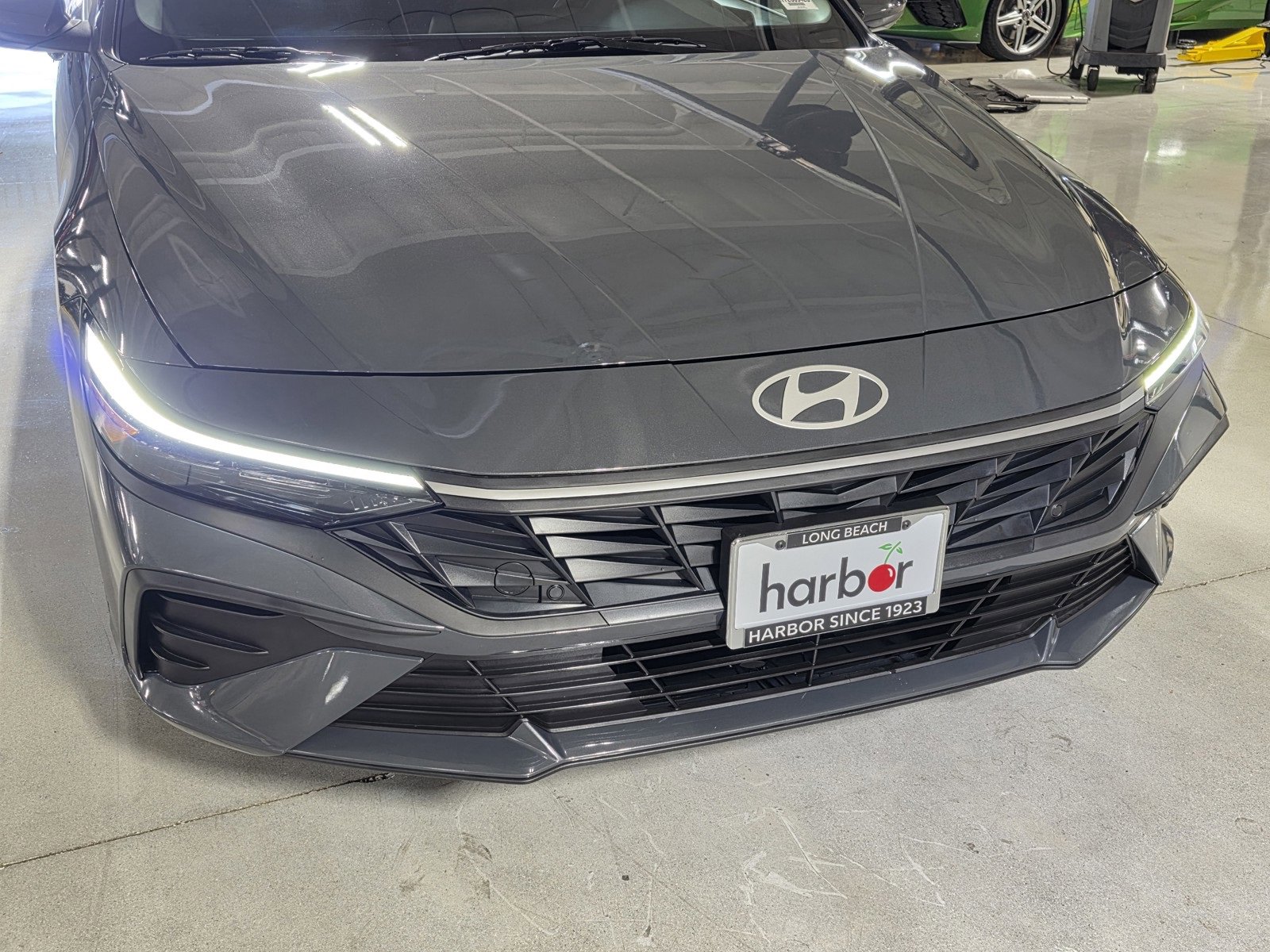 Certified 2025 Hyundai Elantra SE image 9