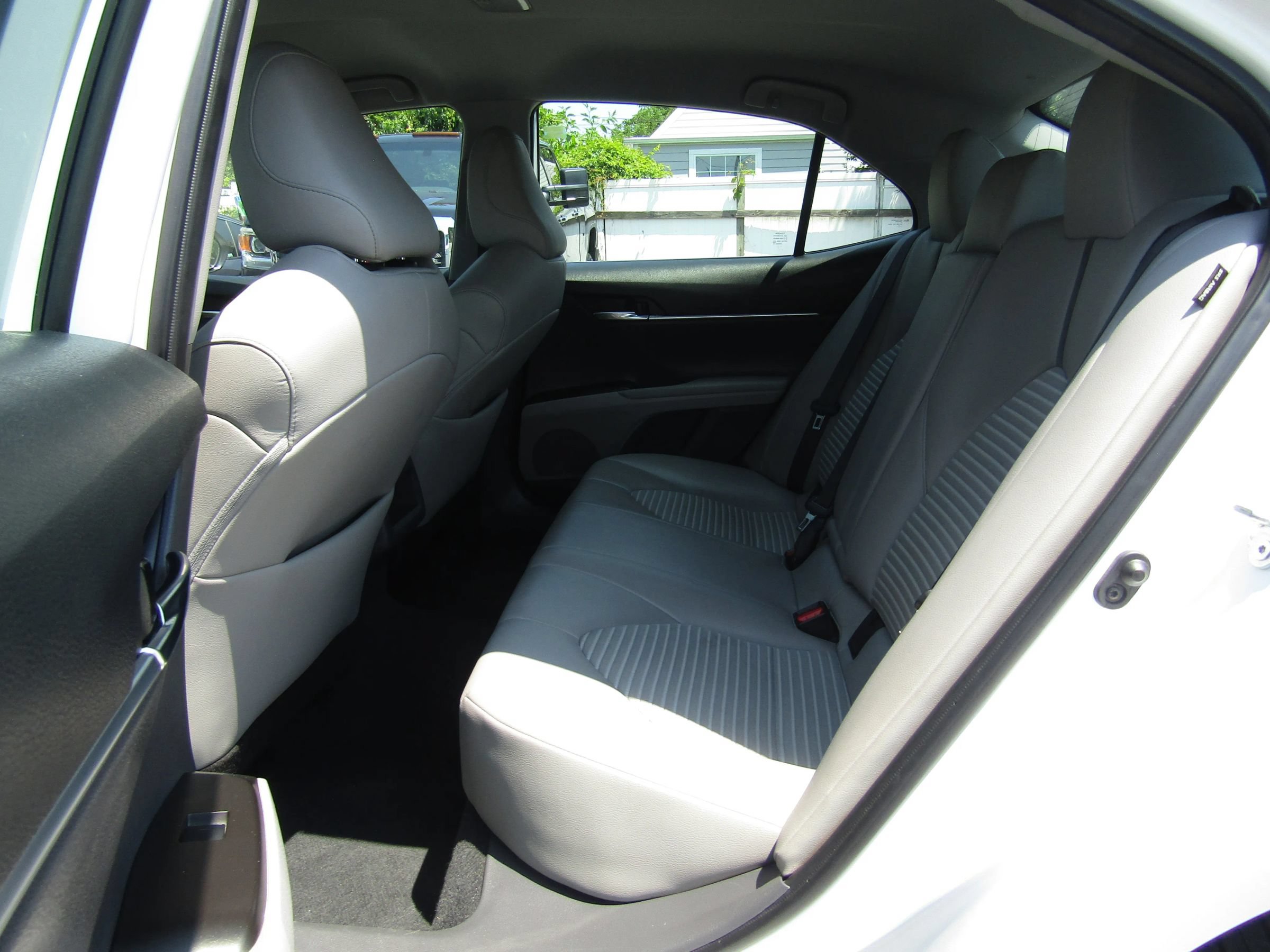 Used 2023 Toyota Camry SE FWD image 10