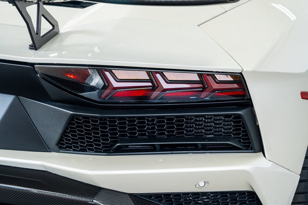 Used 2017 Lamborghini Aventador S image 34