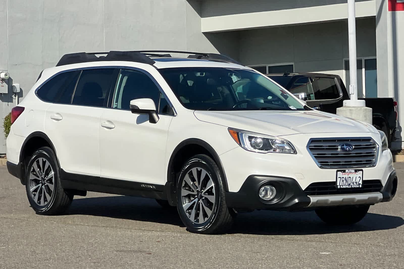 Used 2016 Subaru Outback 2.5i Limited AWD/4WD image 5