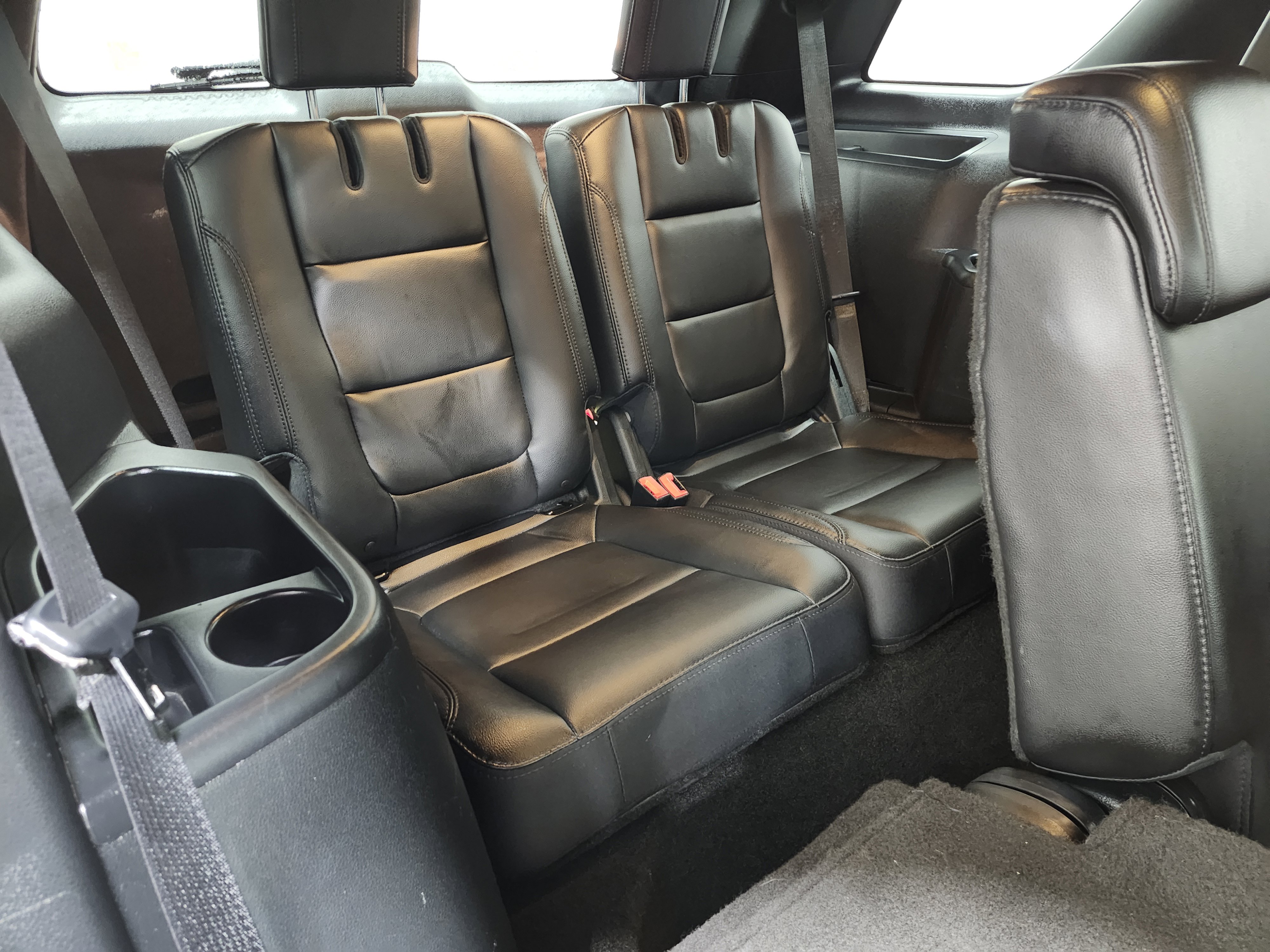 Used 2017 Ford Explorer XLT w/ Equipment Group 202A FWD image 18