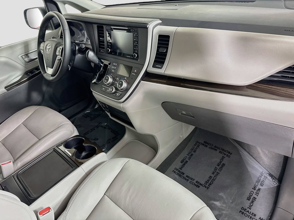 Certified 2020 Toyota Sienna XLE w/ XLE Navigation Package FWD image 36