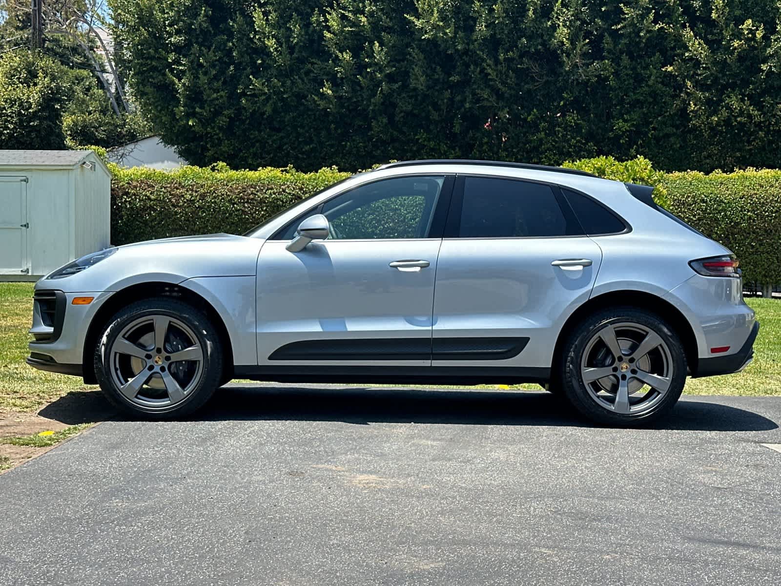 New 2026 Porsche Macan AWD/4WD image 2