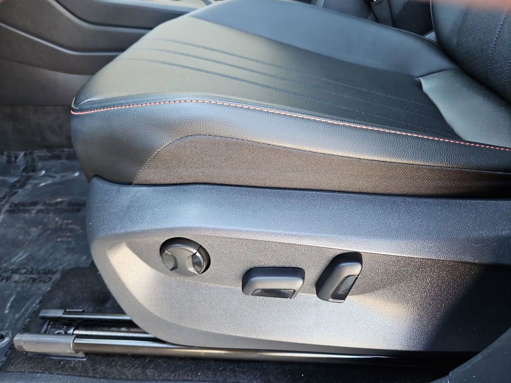 Used 2024 Volkswagen Tiguan Wolfsburg Edition image 25