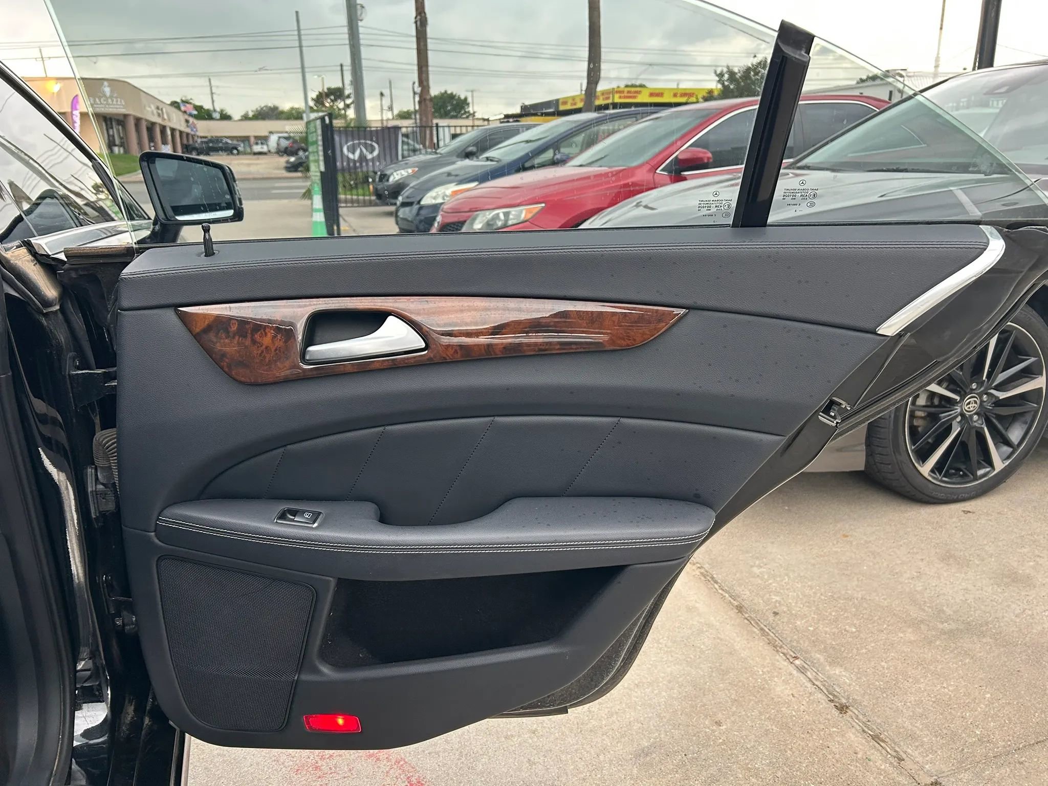 Used 2013 Mercedes-Benz CLS 550 image 16