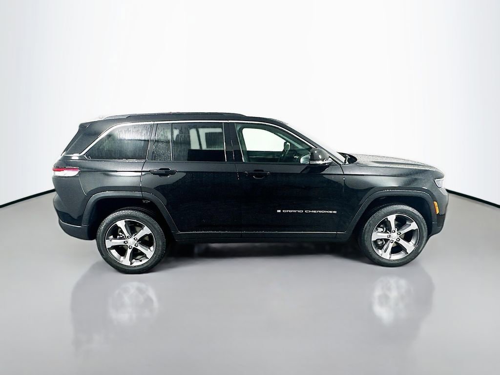 New 2025 Jeep Grand Cherokee Limited image 8