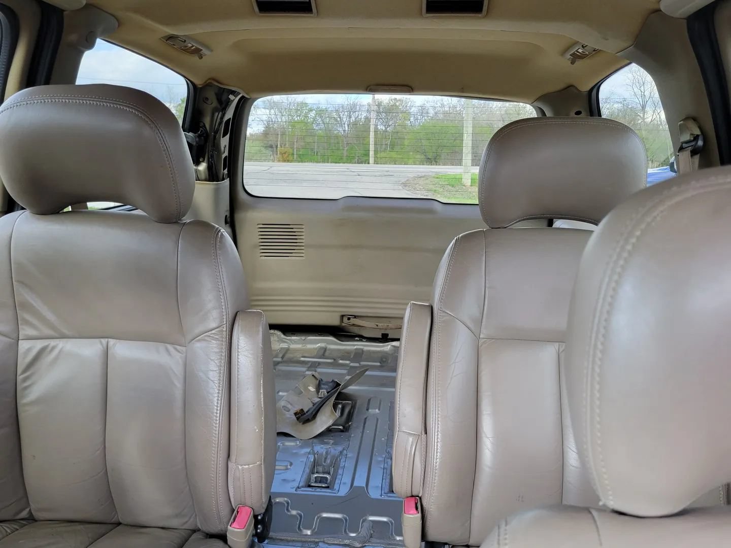 Used 1999 Oldsmobile Silhouette Premiere w/ Towing Pkg FWD image 31