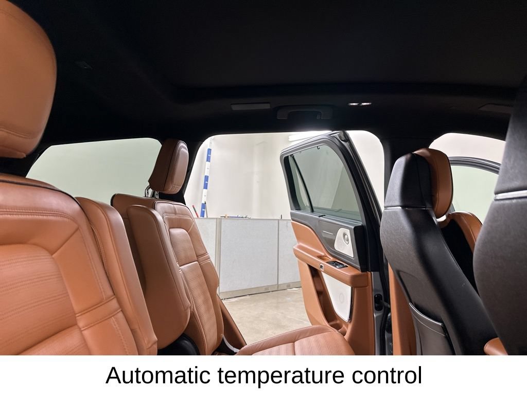 Used 2022 Lincoln Aviator Black Label w/ Dynamic Handling Package AWD/4WD image 27