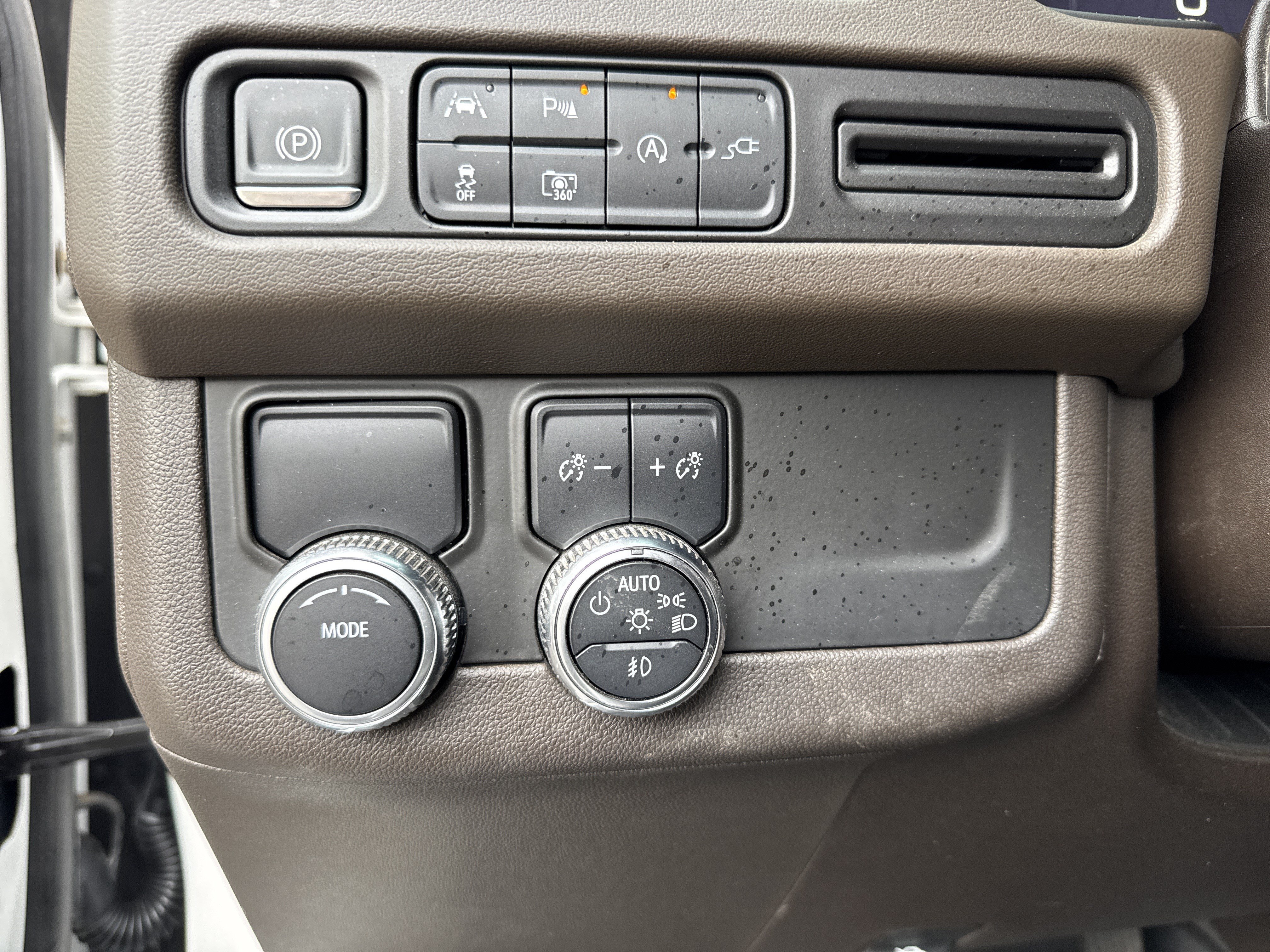 Used 2022 GMC Yukon SLT w/ SLT Premium Package RWD image 18