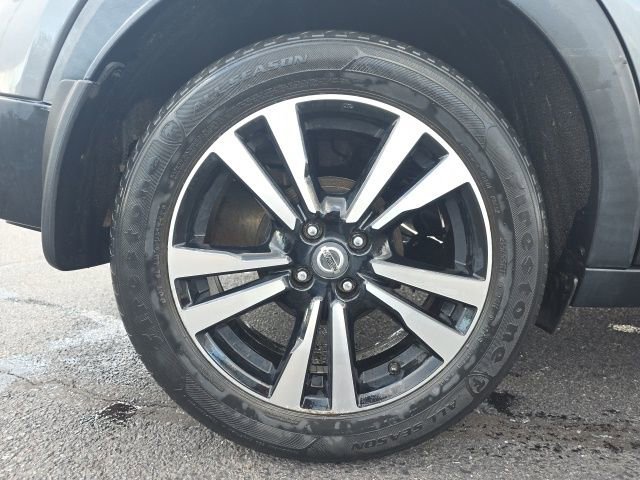 Certified 2018 Nissan Kicks SR w/ Exterior Electronics Package image 12
