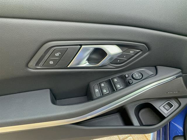 New 2026 BMW 330i xDrive Sedan w/ M Sport Package AWD/4WD image 9