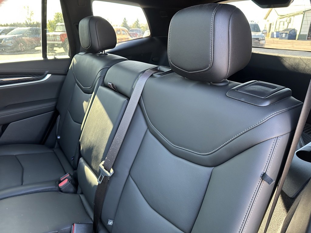 Used 2024 Cadillac XT6 Premium Luxury image 23