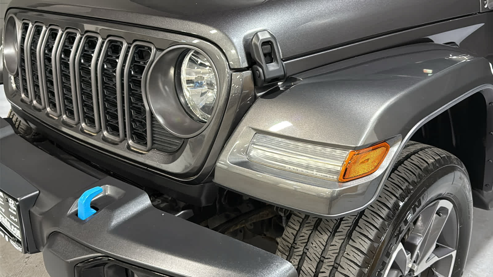 Used 2024 Jeep Wrangler Unlimited w/ Convenience Group AWD/4WD image 7
