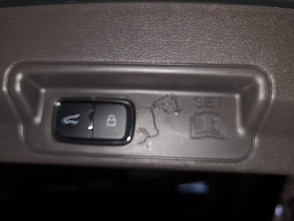 Used 2022 Ford Explorer Platinum w/ Equipment Group 601A image 30