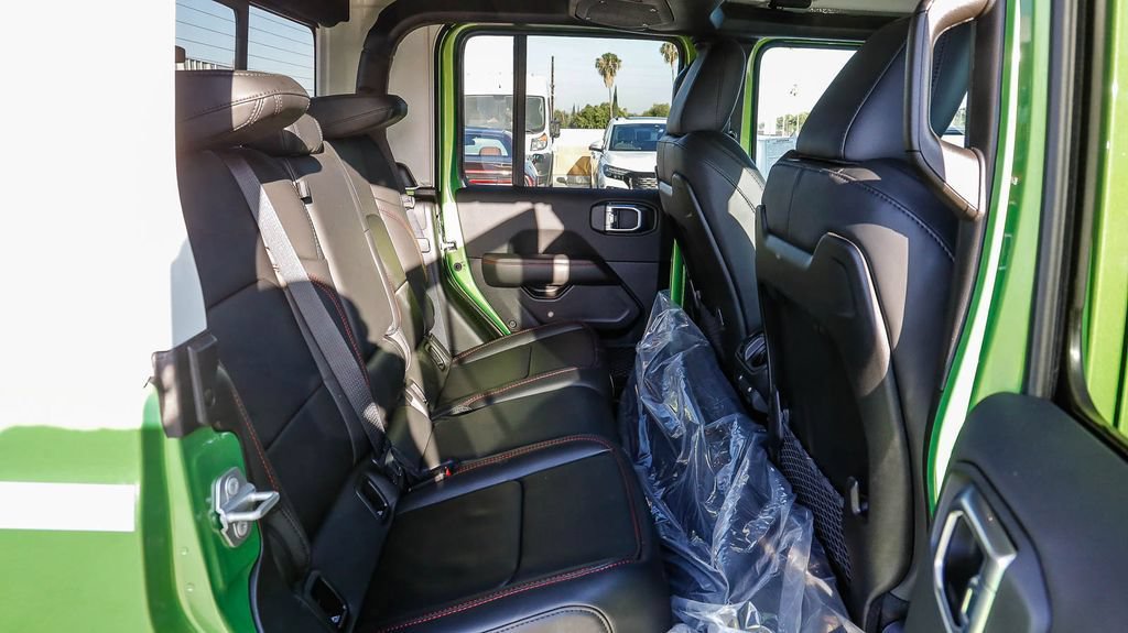 New 2026 Jeep Gladiator Rubicon w/ Whitecap Package AWD/4WD image 20