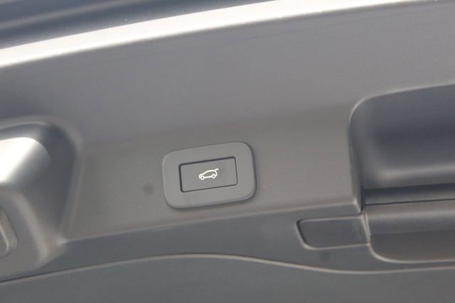 New 2026 Jaguar F-PACE R-Dynamic S image 13